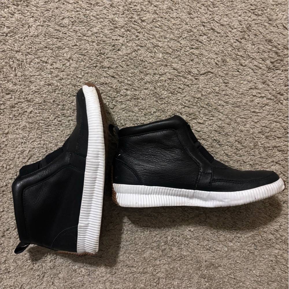 Sorel Waterproof Boots - Picture 2 of 4
